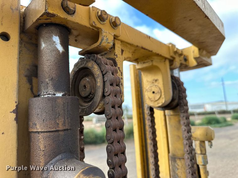 image for item NQ9025 Caterpillar V30D forklift