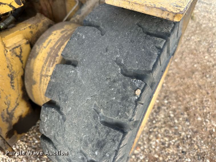 image for item NQ9025 Caterpillar V30D forklift