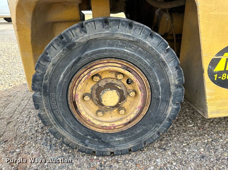 image for item NQ9025 Caterpillar V30D forklift