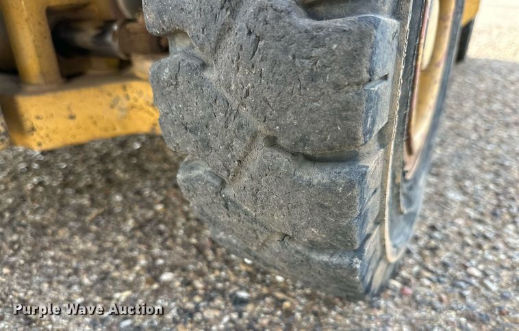 image for item NQ9025 Caterpillar V30D forklift