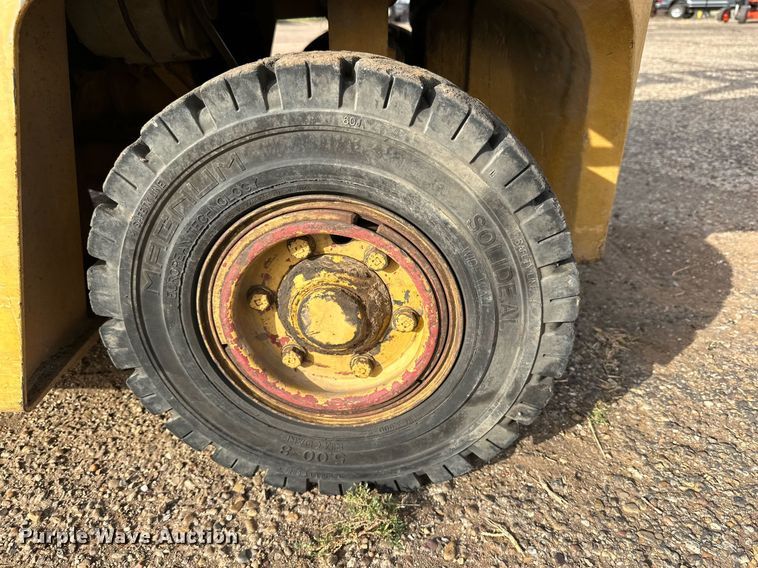 image for item NQ9025 Caterpillar V30D forklift