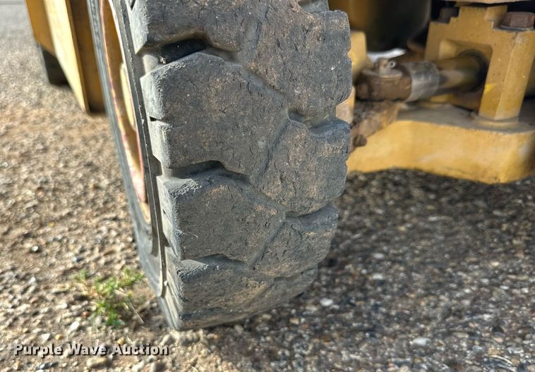 image for item NQ9025 Caterpillar V30D forklift