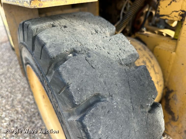 image for item NQ9025 Caterpillar V30D forklift