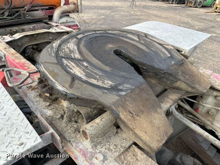 image for item NQ9027 2001 Mack RD690S semi truck