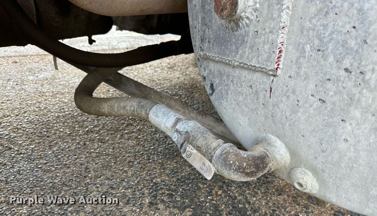 image for item NQ9027 2001 Mack RD690S semi truck