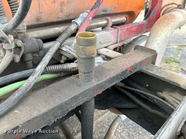 image for item NQ9027 2001 Mack RD690S semi truck