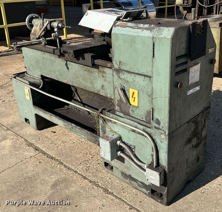 image for item NQ9032 Victor 1640 metal lathe