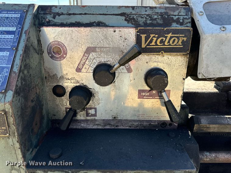 image for item NQ9032 Victor 1640 metal lathe