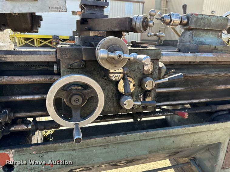 image for item NQ9032 Victor 1640 metal lathe