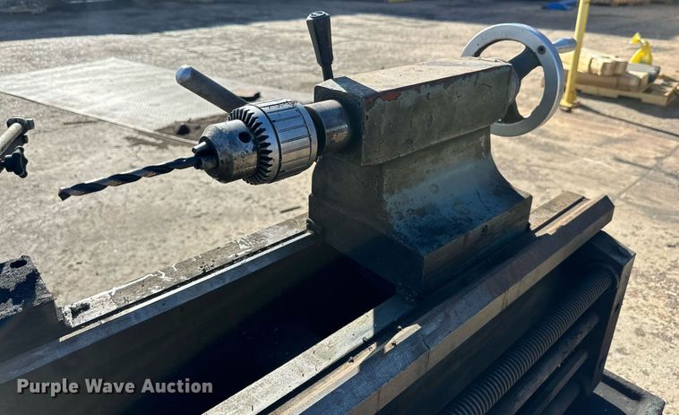 image for item NQ9032 Victor 1640 metal lathe