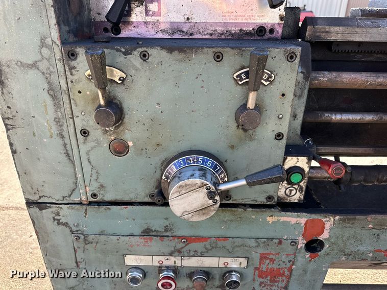 image for item NQ9032 Victor 1640 metal lathe