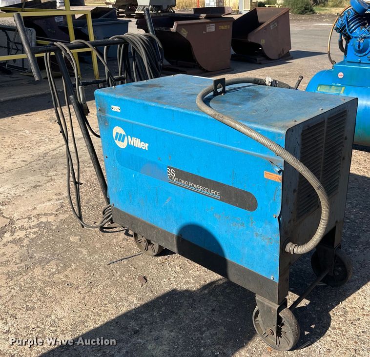 image for item NQ9035 1991 Miller Gold Star 600SS welder