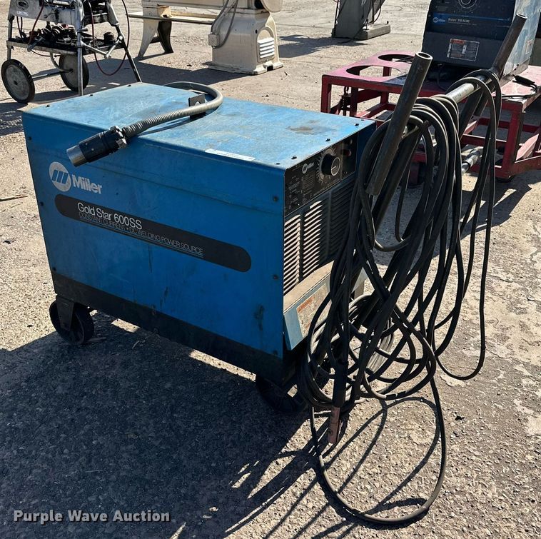 image for item NQ9035 1991 Miller Gold Star 600SS welder