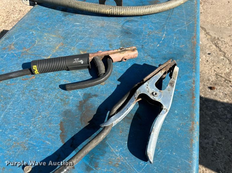 image for item NQ9035 1991 Miller Gold Star 600SS welder