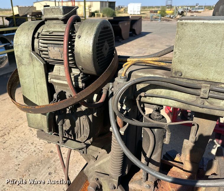 image for item NQ9037 Hyd-Mech S-20 band saw