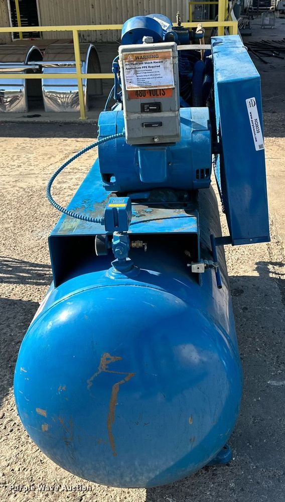 image for item NQ9039 1992 Emglo air compressor