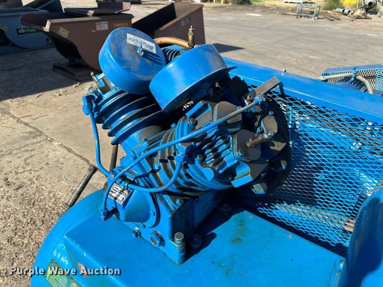 image for item NQ9039 1992 Emglo air compressor