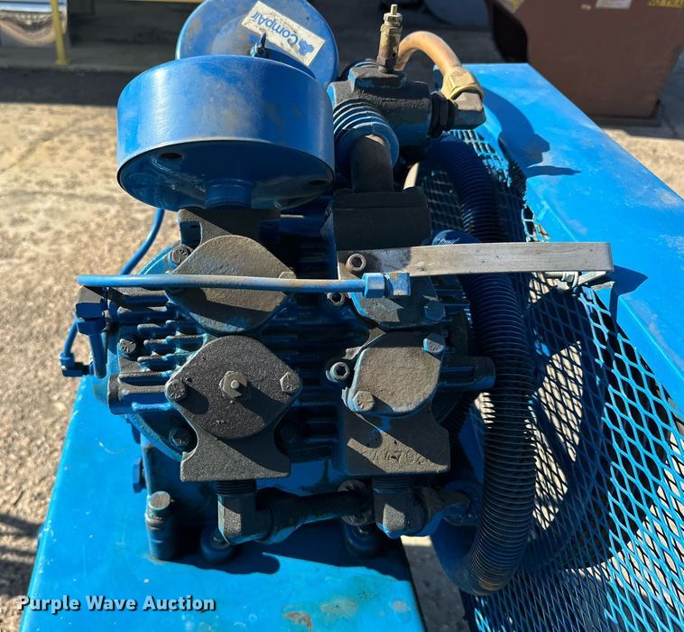 image for item NQ9039 1992 Emglo air compressor