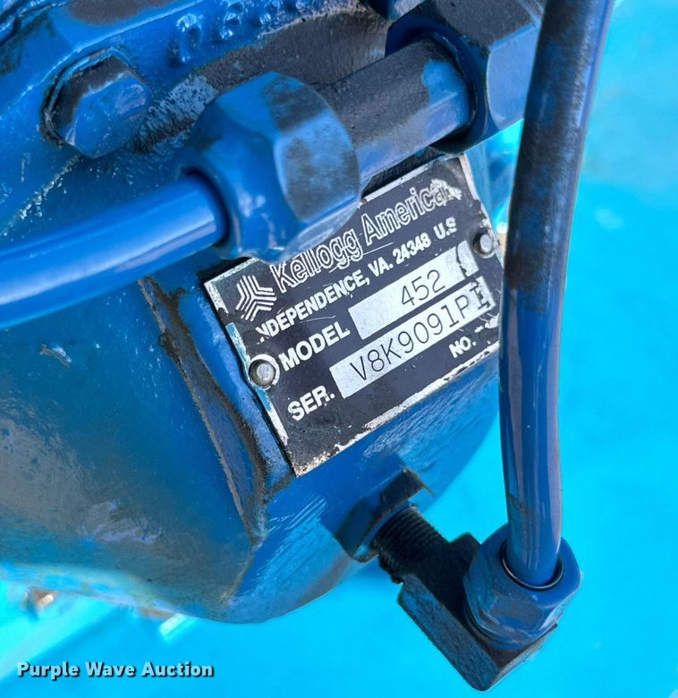 image for item NQ9039 1992 Emglo air compressor