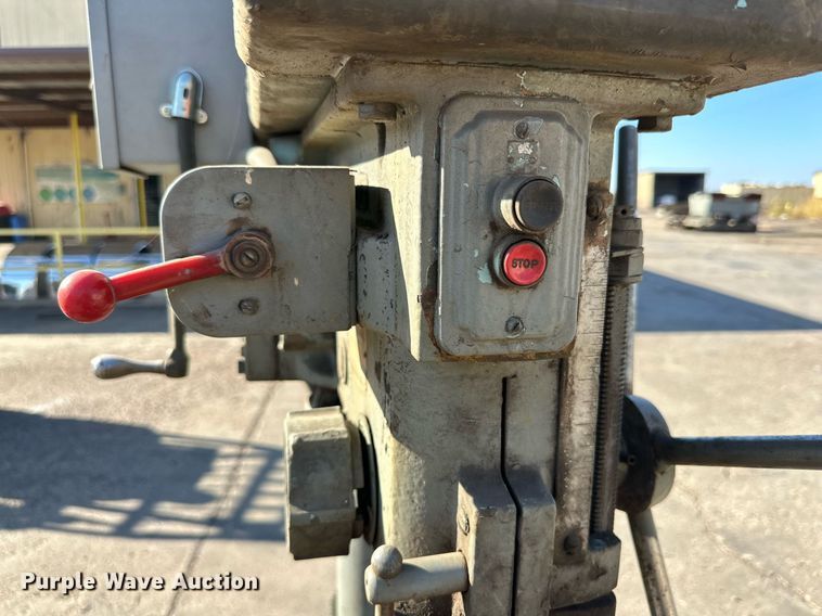 image for item NQ9042 1967 Clausing drill press