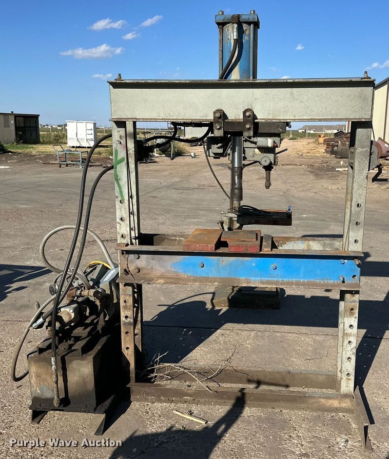 image for item NQ9043 Hydraulic press