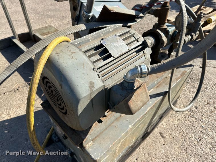 image for item NQ9043 Hydraulic press