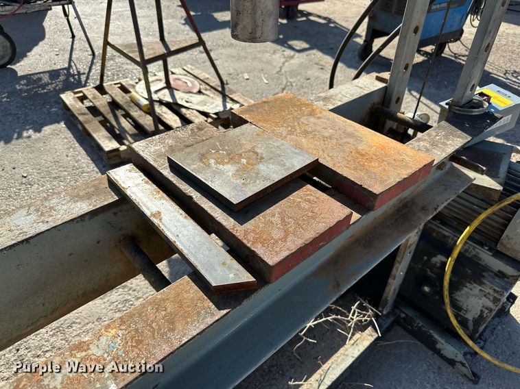 image for item NQ9043 Hydraulic press