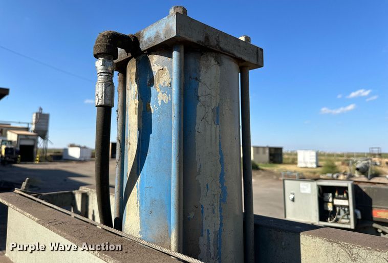 image for item NQ9043 Hydraulic press