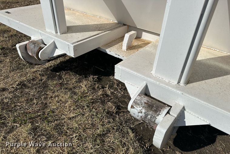 image for item NQ9046 Roll-off dumpster