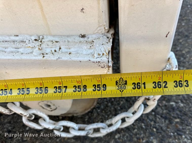 image for item NQ9046 Roll-off dumpster