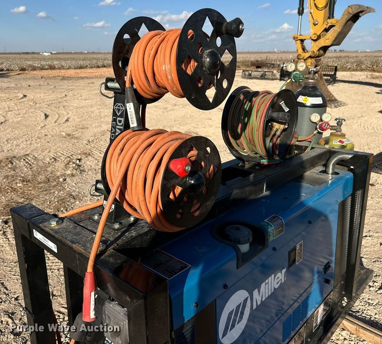 image for item NQ9047 Miller Big Blue 400 Pro welder/generator
