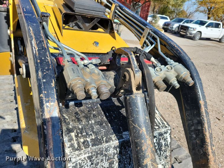 image for item OH9304 2014 Vermeer S800TX compact utility loader