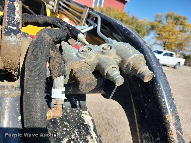 image for item OH9304 2014 Vermeer S800TX compact utility loader