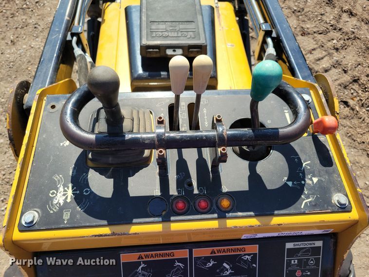 image for item OH9304 2014 Vermeer S800TX compact utility loader