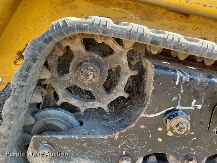 image for item OH9304 2014 Vermeer S800TX compact utility loader