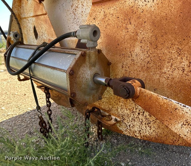 image for item DD3370 1997 Wes-Tex bottom dump trailer