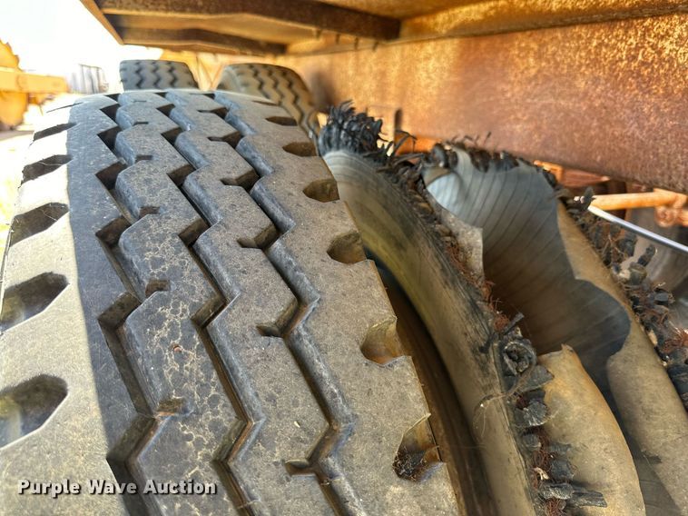 image for item DD3370 1997 Wes-Tex bottom dump trailer