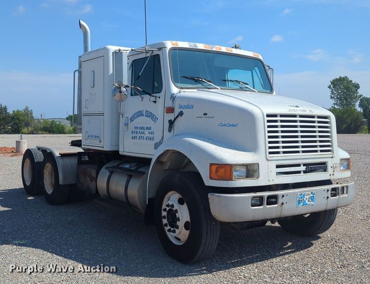 image for item DL1050 1996 International 8100 semi truck