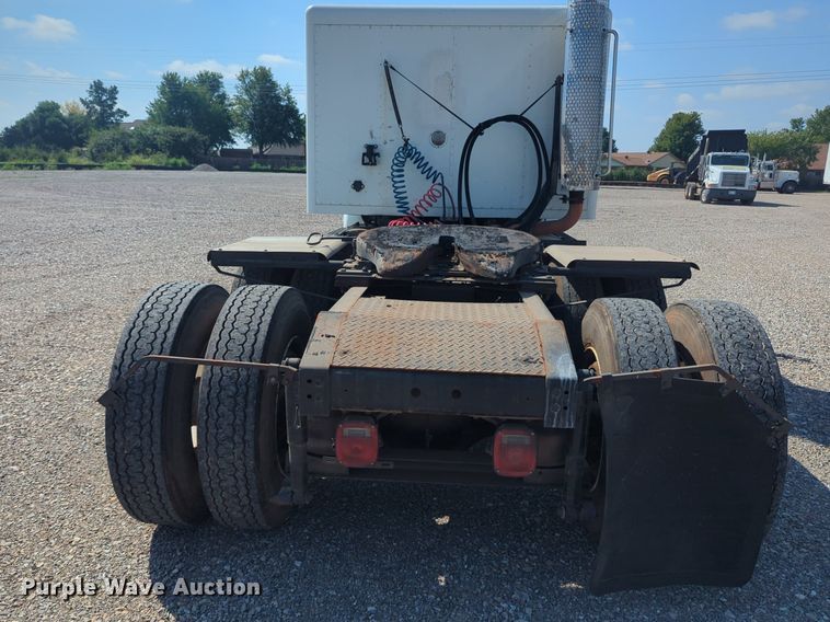 image for item DL1050 1996 International 8100 semi truck