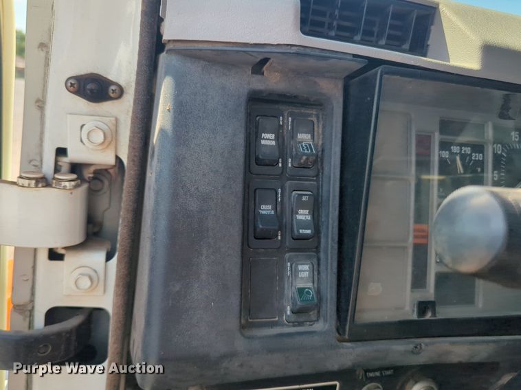 image for item DL1050 1996 International 8100 semi truck