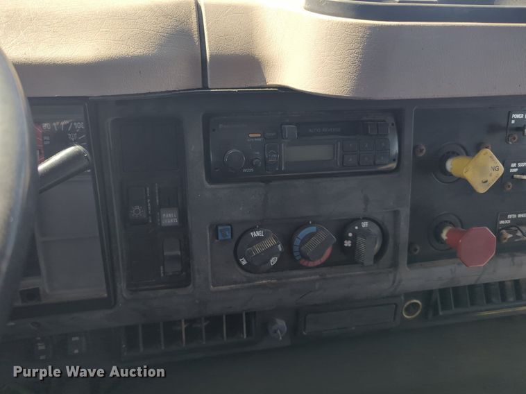 image for item DL1050 1996 International 8100 semi truck