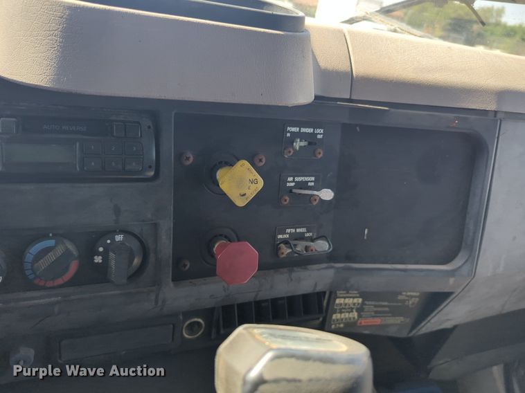 image for item DL1050 1996 International 8100 semi truck