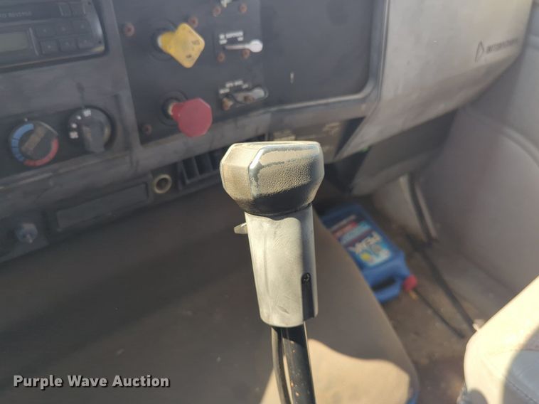 image for item DL1050 1996 International 8100 semi truck