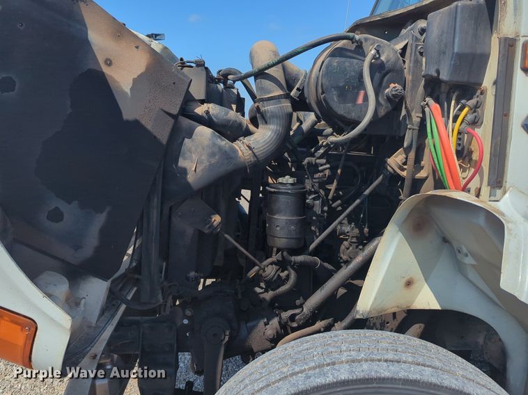 image for item DL1050 1996 International 8100 semi truck