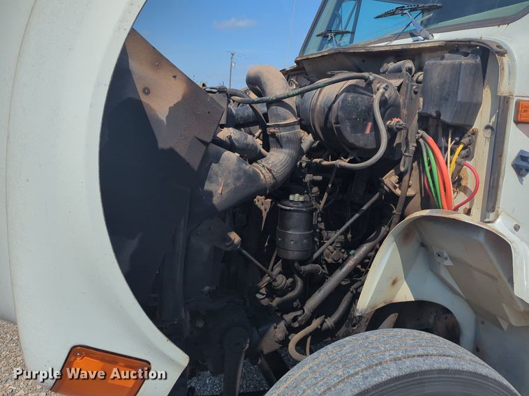 image for item DL1050 1996 International 8100 semi truck