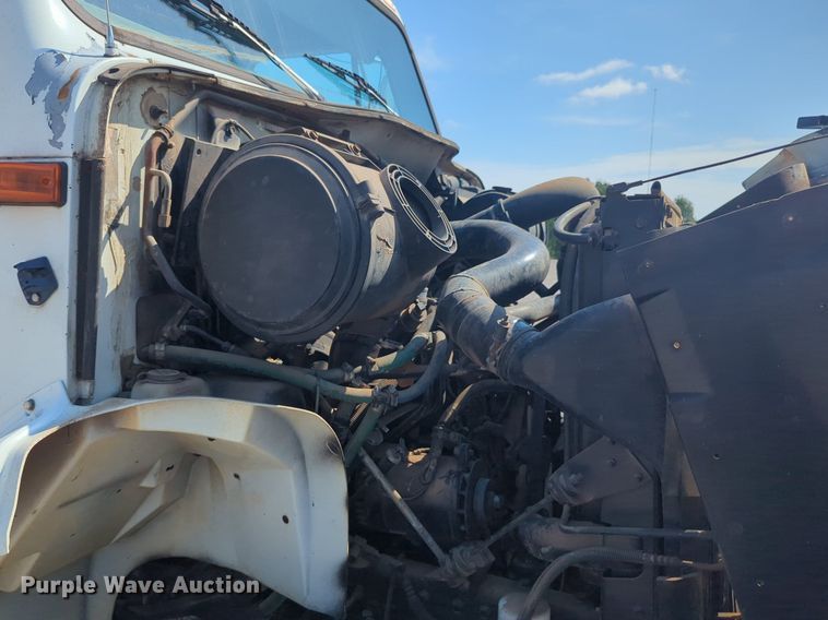 image for item DL1050 1996 International 8100 semi truck