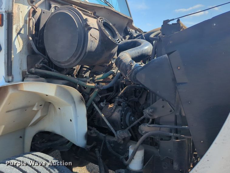 image for item DL1050 1996 International 8100 semi truck