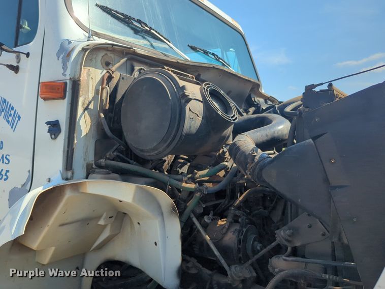 image for item DL1050 1996 International 8100 semi truck