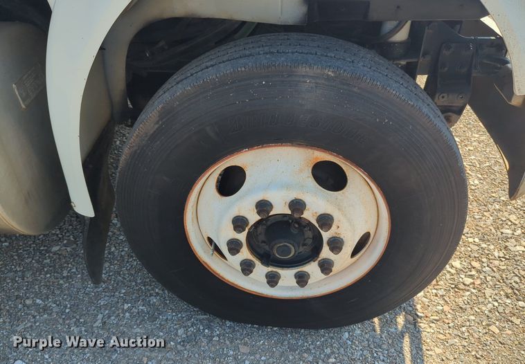 image for item DL1050 1996 International 8100 semi truck