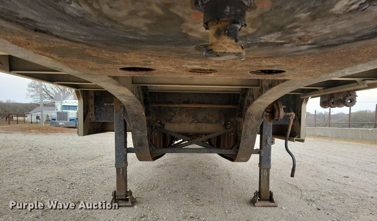 image for item DN3619 2000 Reinke Manufacturing Company drop deck trailer